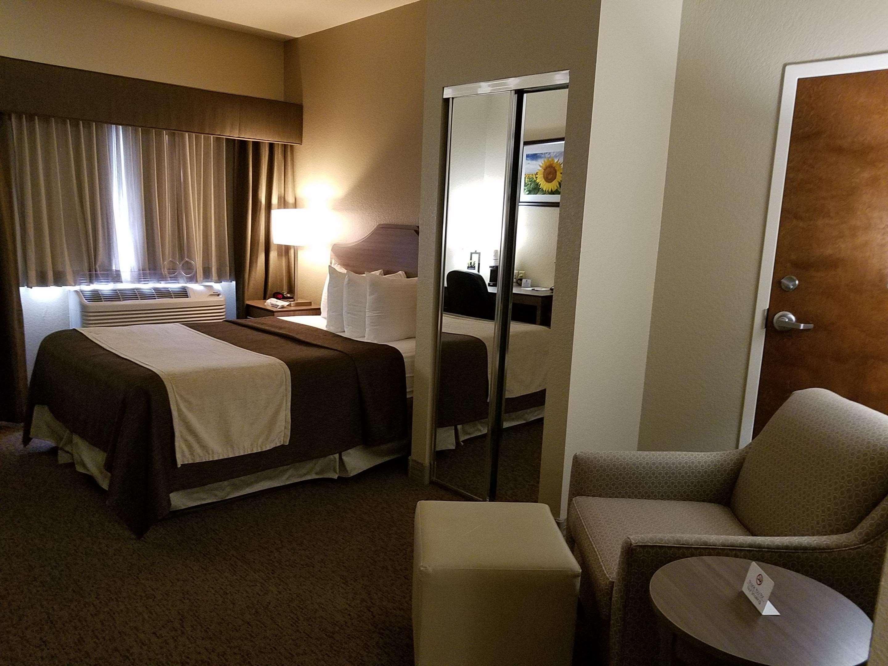 Best Western El-Quartelejo Inn & Suites Scott City Exteriör bild